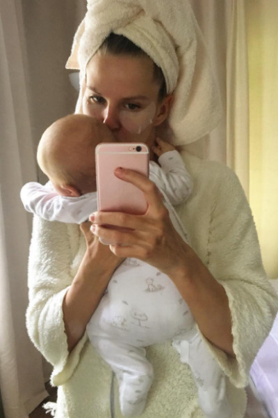 Ольга Казаченко часто показывает ребенка пользователям социальной сети