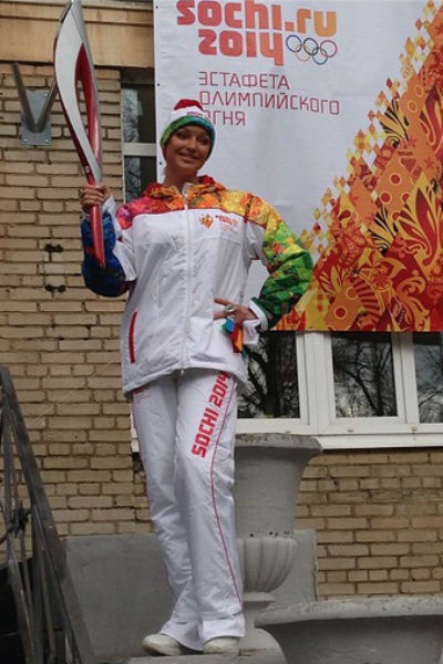 Настя и факел Настя и факел
