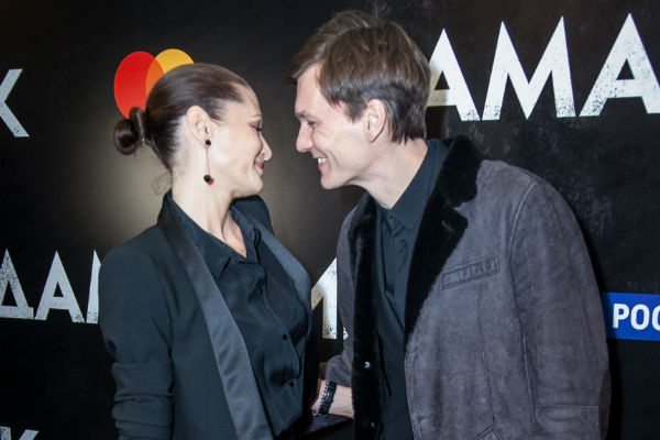 Родители Ивана, Филипп Янковский и Оксана Фандера на премьере фильма "Дама пик", ноябрь 2016 Родители Ивана, Филипп Янковский и Оксана Фандера на премьере фильма "Дама пик", ноябрь 2016