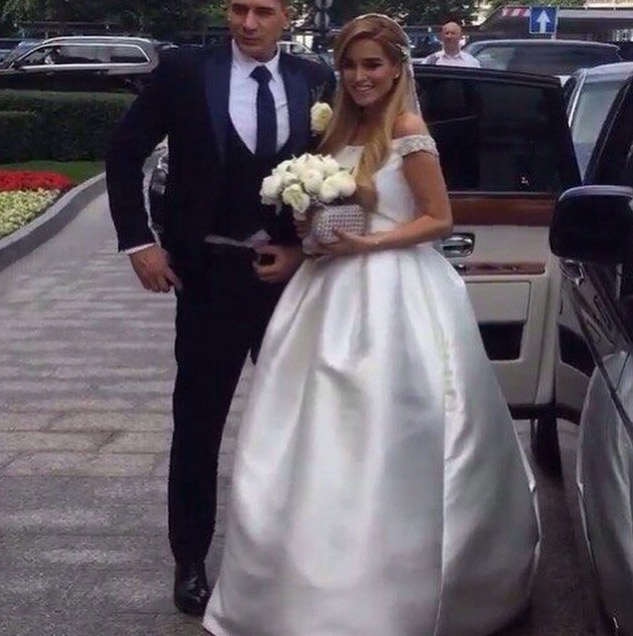 Первое фото Ксении Бородиной в свадебном платье
