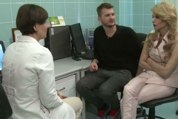 Татьяна Ларина и Юлий Миткевич-Далецкий на приеме у врача Татьяна Ларина и Юлий Миткевич-Далецкий на приеме у врача