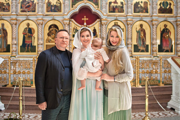 Актриса давно предложила Ладлене Фетисовой и Игорю Угольникову стать крестными ее сына Актриса давно предложила Ладлене Фетисовой и Игорю Угольникову стать крестными ее сына