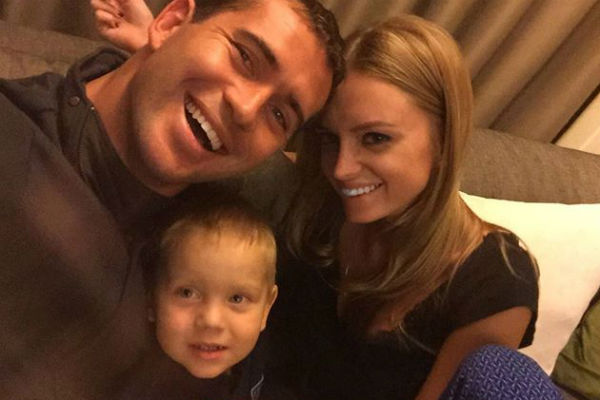 Александр Кержаков с женой и сыном