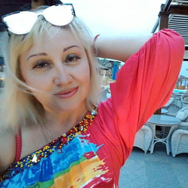 Певица часто гастролировала вместе с группой Певица часто гастролировала вместе с группой