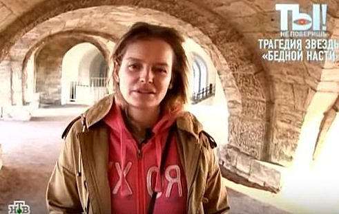 В данный момент актриса одна воспитывает троих детей В данный момент актриса одна воспитывает троих детей