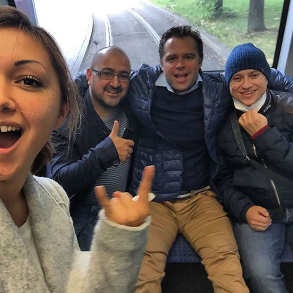 Андрей получает большую поддержку от своих друзей и поклонников