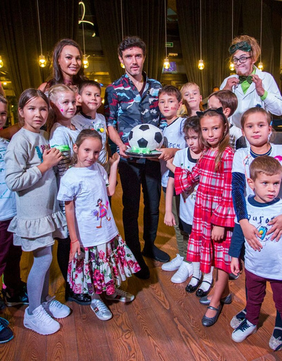 Инна и Юрий Жирковы отметили день рождения сына
