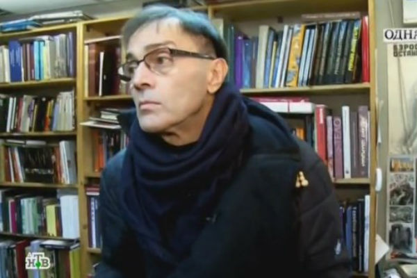 Сейчас актер самым крепким напитком считает кофе Сейчас актер самым крепким напитком считает кофе