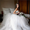 Супруга Дмитрия Тарасова снова надела свадебного платье