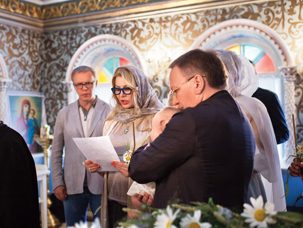 Лада Фетисова читает молитву Лада Фетисова читает молитву
