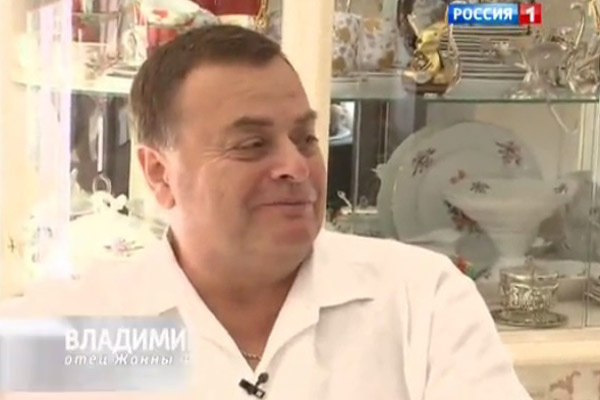Говоря о внуке, Владимир Борисович не может сдержать улыбку Говоря о внуке, Владимир Борисович не может сдержать улыбку