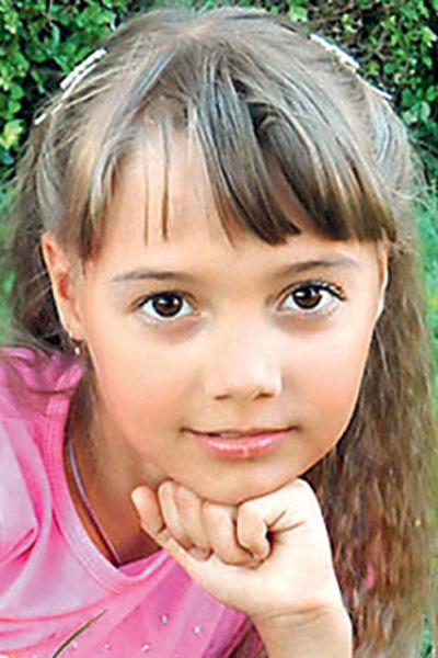 11-летняя Наташа Долматова 11-летняя Наташа Долматова