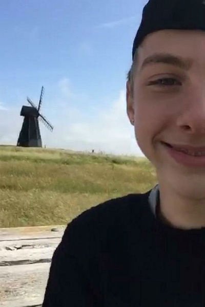Это селфи Артур сделал за несколько часов до трагедии Это селфи Артур сделал за несколько часов до трагедии