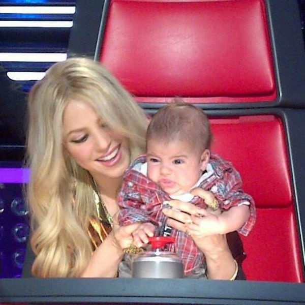 Шакира с сыном на шоу The Voice Шакира с сыном на шоу The Voice