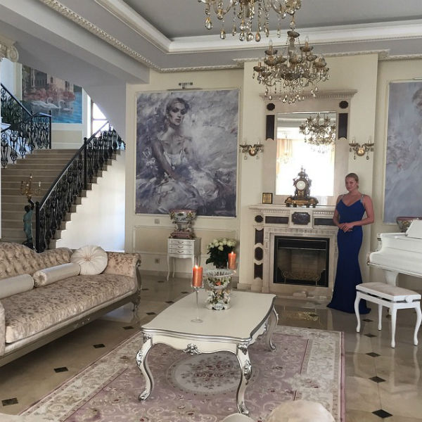 Анастасия Волочкова показала царский интерьер нового дома