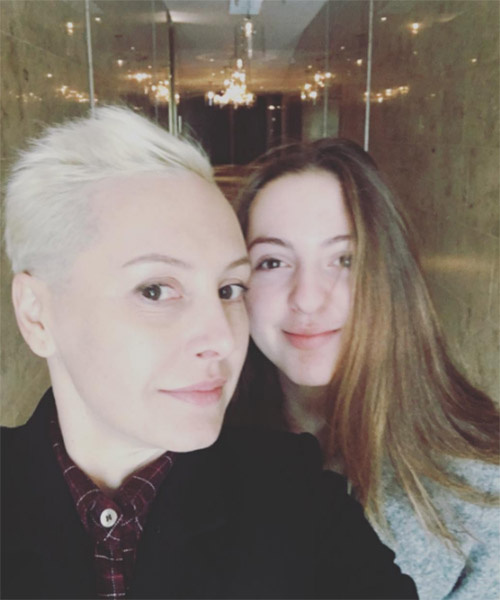 Бывшая жена Михаила Грушевского Ирина с дочкой Дашей Бывшая жена Михаила Грушевского Ирина с дочкой Дашей