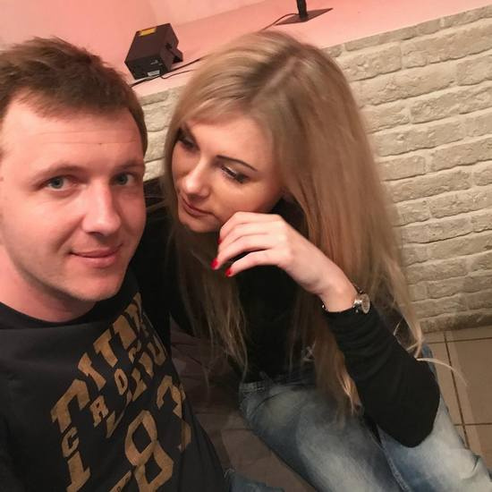 По словам мужчины, его избранница переживает из-за печального события По словам мужчины, его избранница переживает из-за печального события