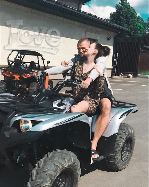 Этим летом у пары родится девочка Этим летом у пары родится девочка
