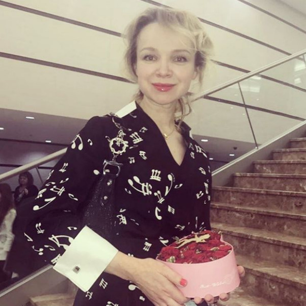 Виталина мечтала стать женой Джигарханяна с 16-летнего возраста Виталина мечтала стать женой Джигарханяна с 16-летнего возраста