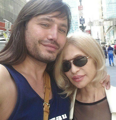 Рустам Солнцев с мамой Валентиной Семеновной