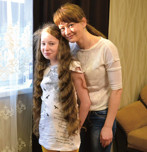 Вика с мамой собираются встретиться с семьей молодого человека, чье сердце теперь бьется в груди девочки Вика с мамой собираются встретиться с семьей молодого человека, чье сердце теперь бьется в груди девочки