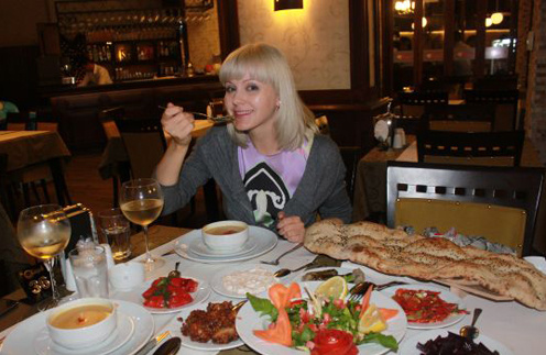 Певице пришлась по вкусу турецкая еда Певице пришлась по вкусу турецкая еда