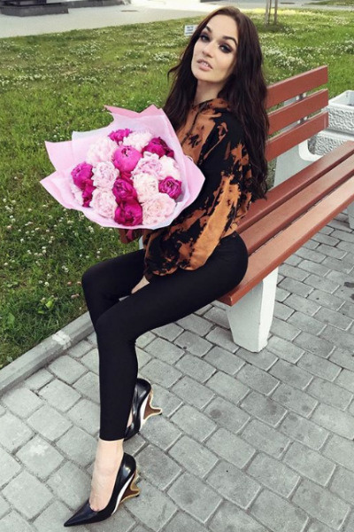 Алена не скрывает, что любит получать подарки от мужа Алена не скрывает, что любит получать подарки от мужа