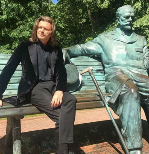 В 90-е Дмитрий был невероятно популярен В 90-е Дмитрий был невероятно популярен