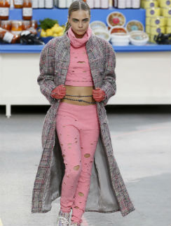 ХОЧУ: Chanel Кроссовки, около 40 000 руб. ХОЧУ: Chanel Кроссовки, около 40 000 руб.