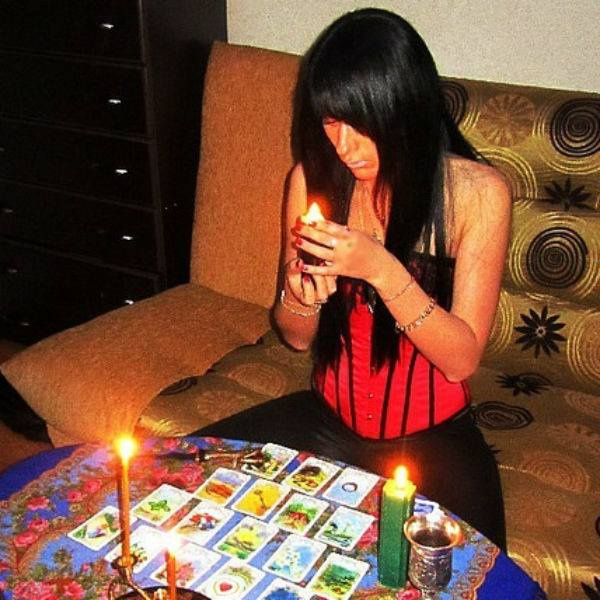 Илона Новоселова вела приемы для людей, которые нуждались в ее помощи Илона Новоселова вела приемы для людей, которые нуждались в ее помощи
