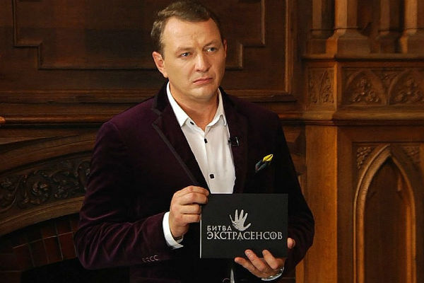 Марат Башаров уже десять лет ведет мистическое шоу Марат Башаров уже десять лет ведет мистическое шоу