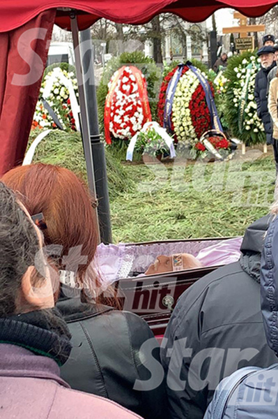 Хуциева провожали в последний путь близкие ему люди Хуциева провожали в последний путь близкие ему люди