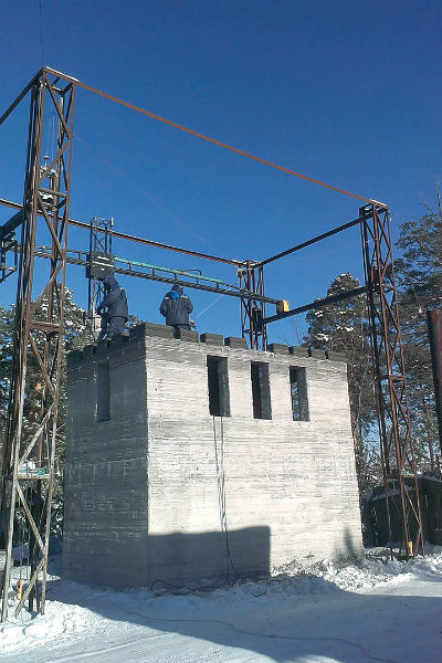 На строительство помещения для охраны завода ушло почти три тонны специальной смеси На строительство помещения для охраны завода ушло почти три тонны специальной смеси