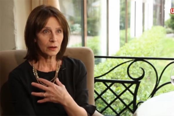 Елена Сафонова изредка видится с младшим сыном Елена Сафонова изредка видится с младшим сыном