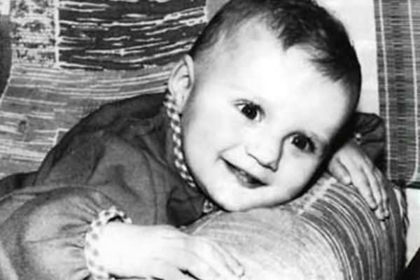 Аня родилась и до 18 лет жила в Киеве Аня родилась и до 18 лет жила в Киеве