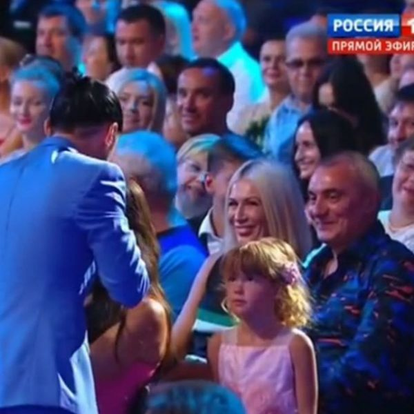 Алиса гордится, что ее дочь показали на столь масштабном мероприятии Алиса гордится, что ее дочь показали на столь масштабном мероприятии