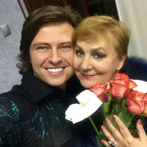 Прохор пришел на мероприятие с телеведущей Прохор пришел на мероприятие с телеведущей