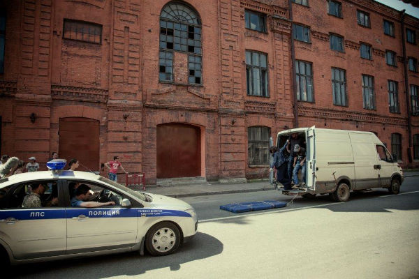 Лизе пришлось выполнять трюки Лизе пришлось выполнять трюки