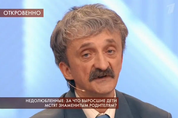 Сын актера отказывается помогать матери Сын актера отказывается помогать матери
