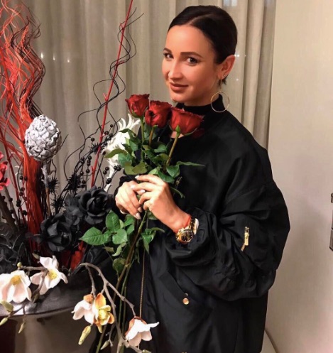 Ольга Бузова представила два новых хита на закрытой вечеринке
