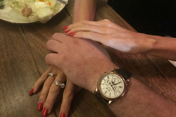 В социальных сетях певицы регулярно появляются фотографии с мужчинами В социальных сетях певицы регулярно появляются фотографии с мужчинами