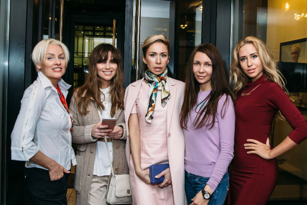 Очаровательные гостьи вечера Очаровательные гостьи вечера