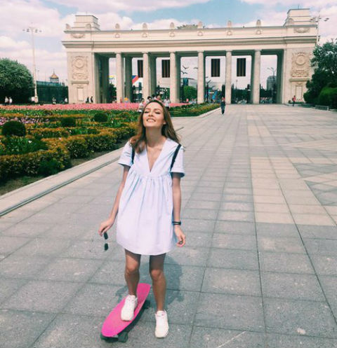 Полина Фаворская на прогулке в Парке Горького Полина Фаворская на прогулке в Парке Горького