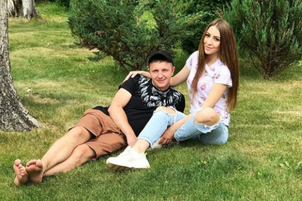 Поклонники надеются, что скоро споры у пары прекратятся Поклонники надеются, что скоро споры у пары прекратятся