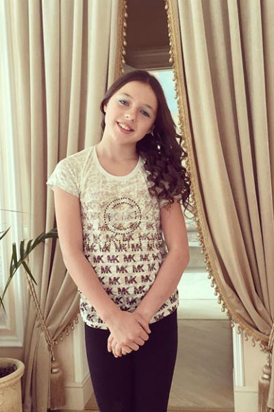 Дочь Анастасии Волочковой Ариша закончила начальную школу Дочь Анастасии Волочковой Ариша закончила начальную школу