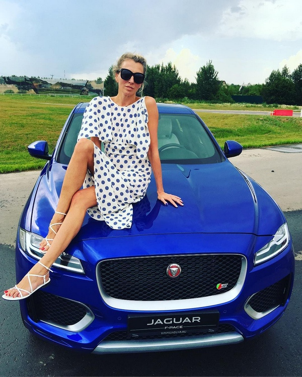 Светлана Бондарчук и ее новая машина Светлана Бондарчук и ее новая машина