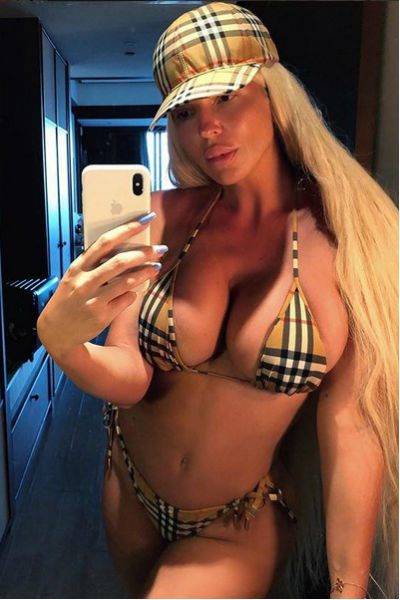 40-year-old Elena brags of a fine figure