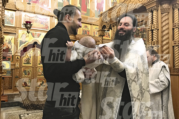 Во время таинства малыш ни разу не заплакал Во время таинства малыш ни разу не заплакал