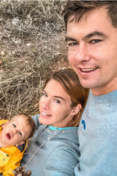 Муж и сын всегда находятся рядом с Марией Муж и сын всегда находятся рядом с Марией