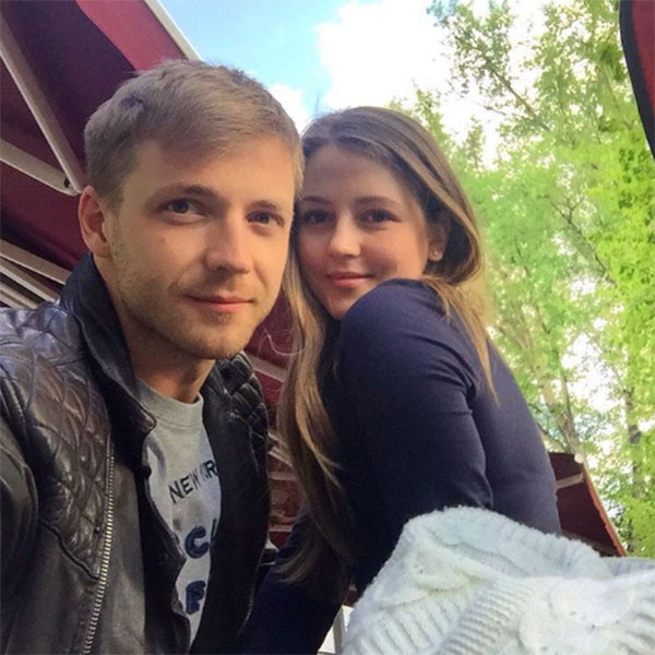 «Люблю», - лаконично и емко подписал фото с Анной Михайловской Тимофей Каратаев «Люблю», - лаконично и емко подписал фото с Анной Михайловской Тимофей Каратаев